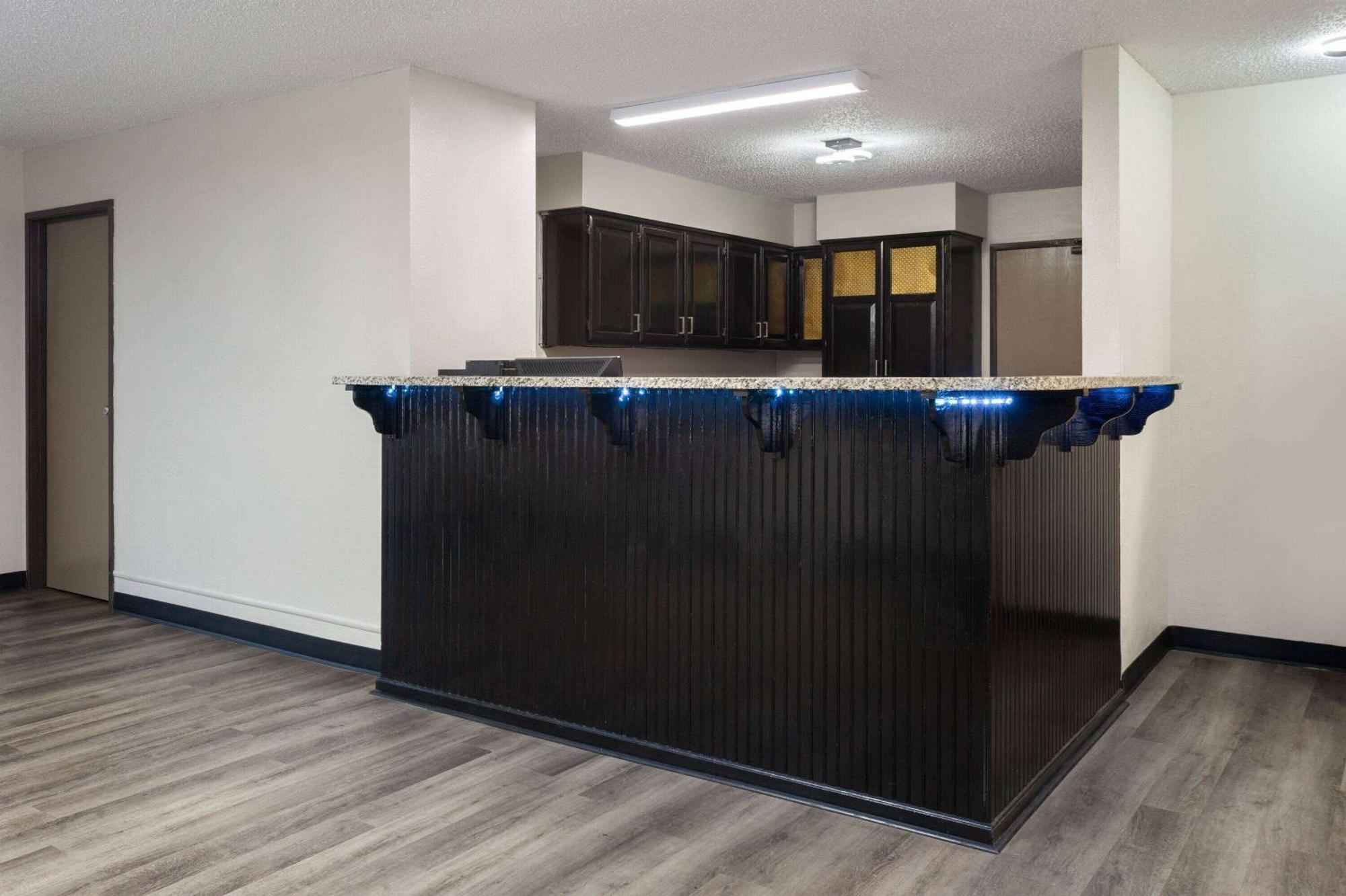 速8弗农酒店 弗农山 外观 照片